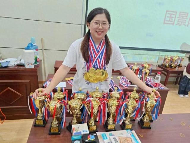魔方震惊裁判 比赛组委会：该成绩达到世界级水准九游会·j9网站“00后”女孩用0578秒还原(图2)