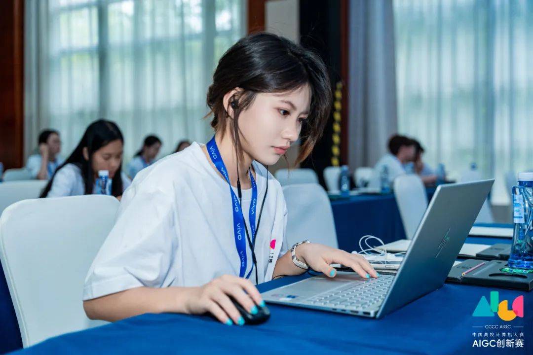 大学生结果他们做出了让我惊掉下巴的东西九游会J9入口vivo 把 AI 交给(图5)